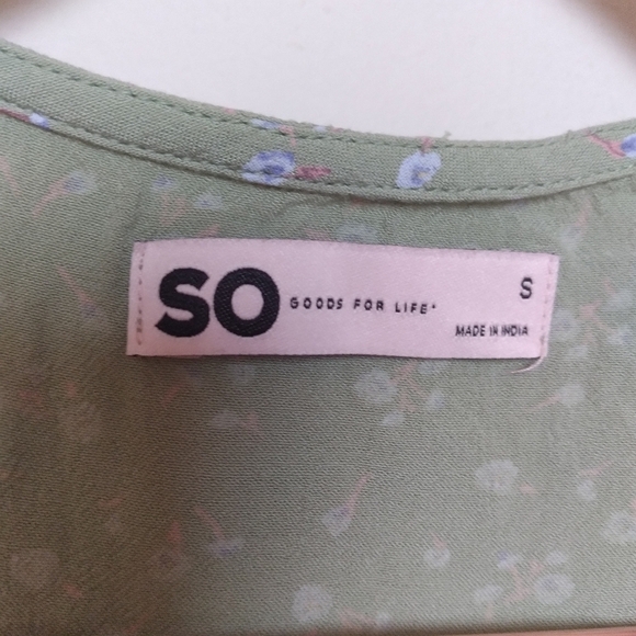 So Goods for Life Green and Blue Floral V Neck Cropped Blouse Size Small - Picture 9 of 11